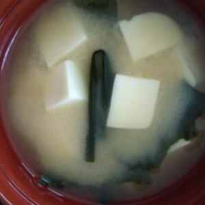 たけのこと豆腐とわかめのお味噌汁